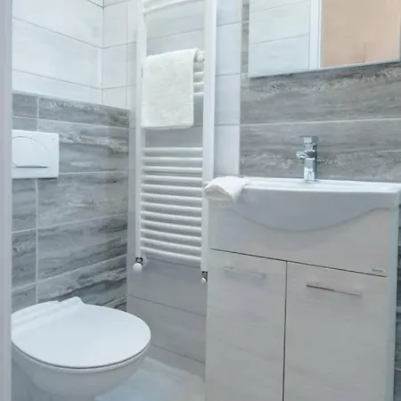 Brand New With Aircon In The Center Будапешт